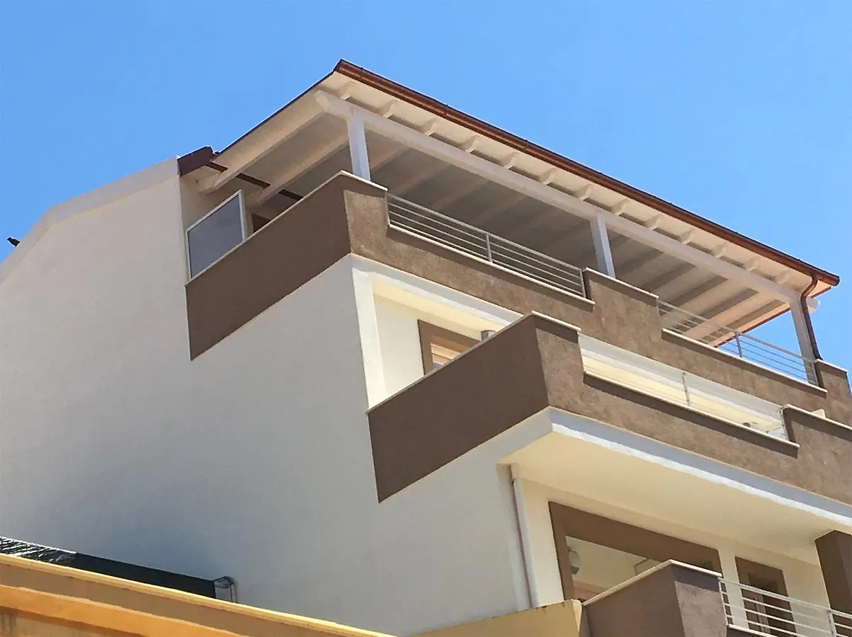 דירות קאסטלסארדו Attico Roma